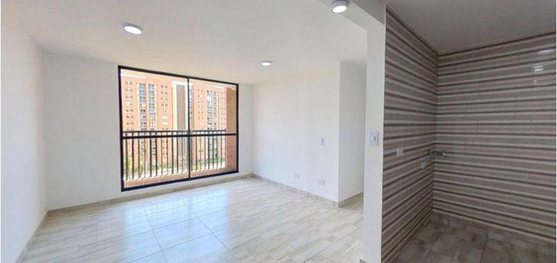 Apartamento en Venta en Bogotá, D.C., Altos de Madrid-1