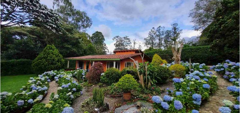 Casa en Venta en Retiro, Lejos del Nido
