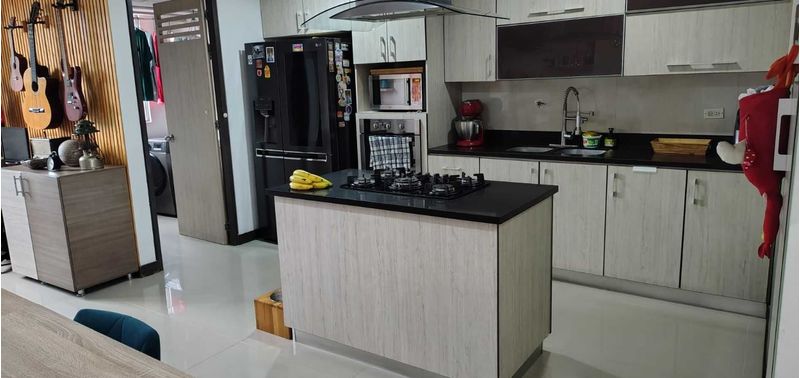 Apartamento en Venta en Medellín, Laureles-1