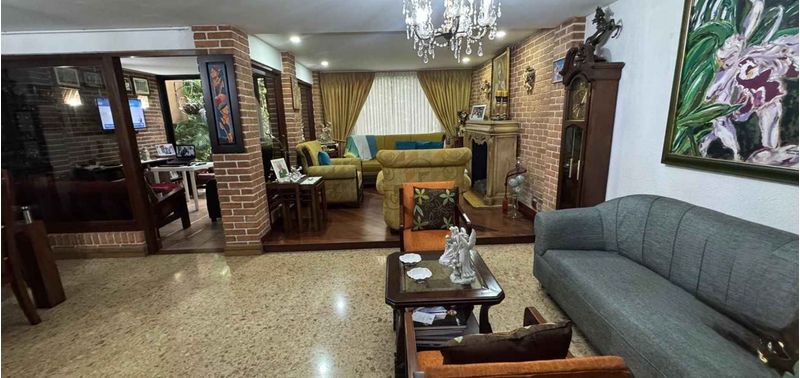 Casa en Venta en Envigado, La Abadía
