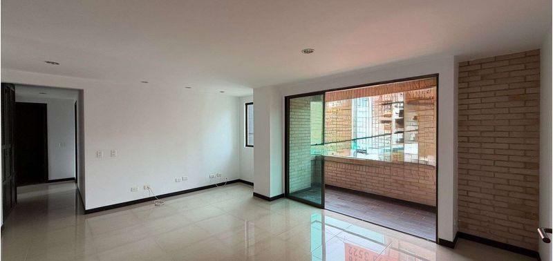 Apartamento en Venta en Medellín, Laureles-0