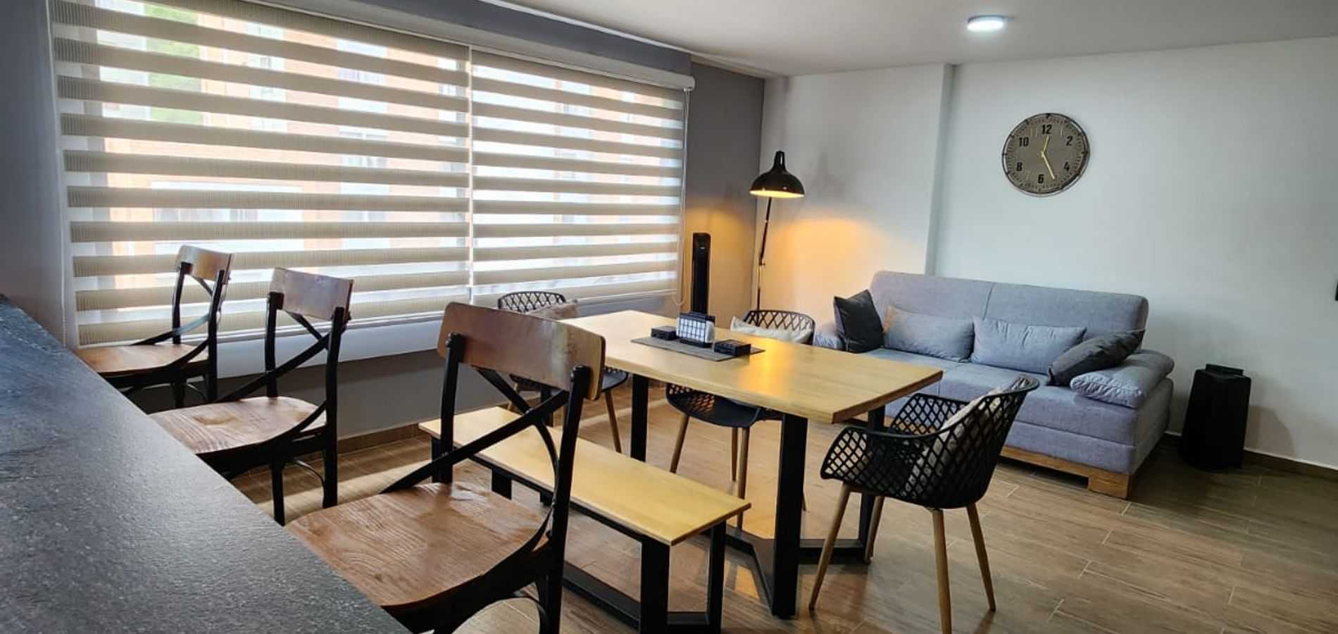 Apartamento en Venta en Medellín, La Candelaria-0