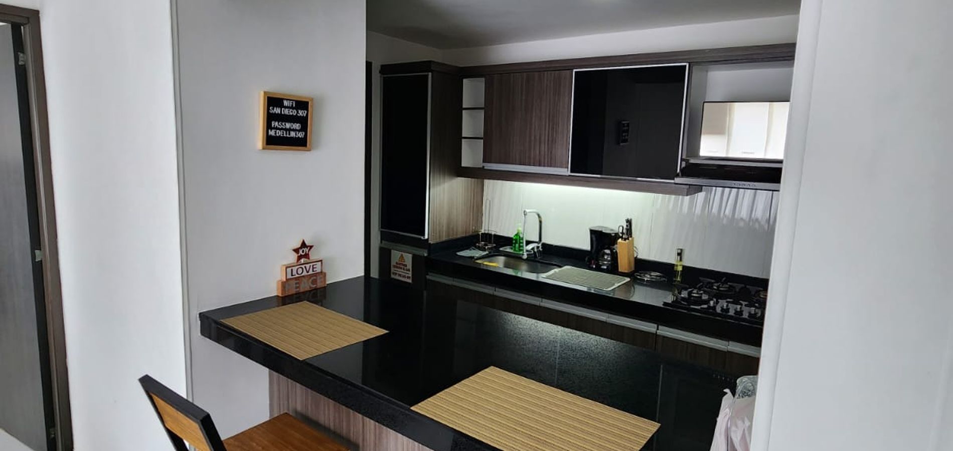 Apartamento en Venta en Medellín, La Candelaria-0