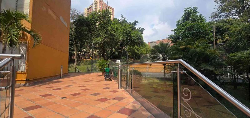 Apartamento en Venta en Medellín, Belén Loma de los Bernal-13