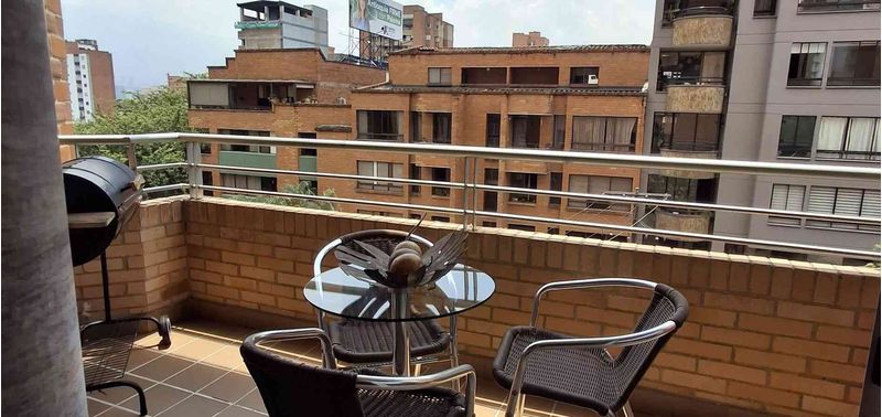 Apartamento en Venta en Medellín, Laureles-1