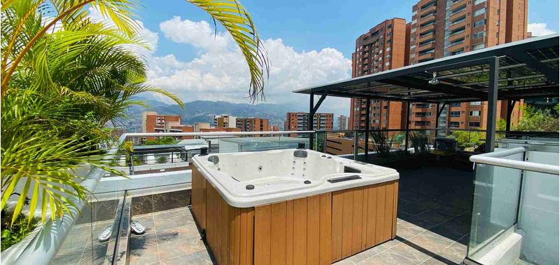 Casa en Venta en Envigado, El Esmeraldal-0