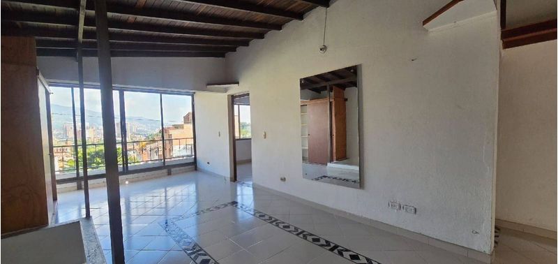 Casa en Venta en Envigado, Cumbres-0