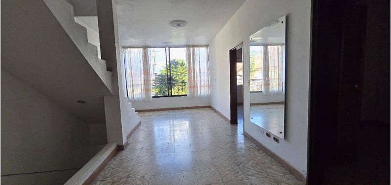 Casa en Venta en Envigado, Cumbres-1
