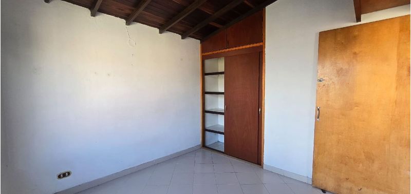 Casa en Venta en Envigado, Cumbres-8