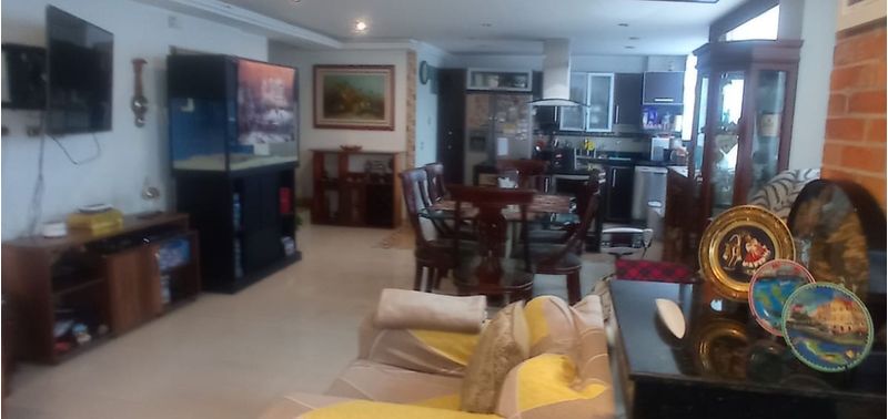 Casa en Venta en Bogotá, D.C., La Esmeralda-3