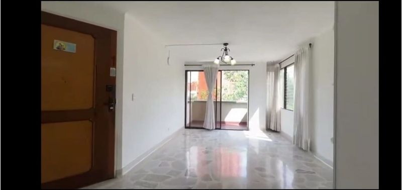 Apartamento en Venta en Medellín, Laureles-1