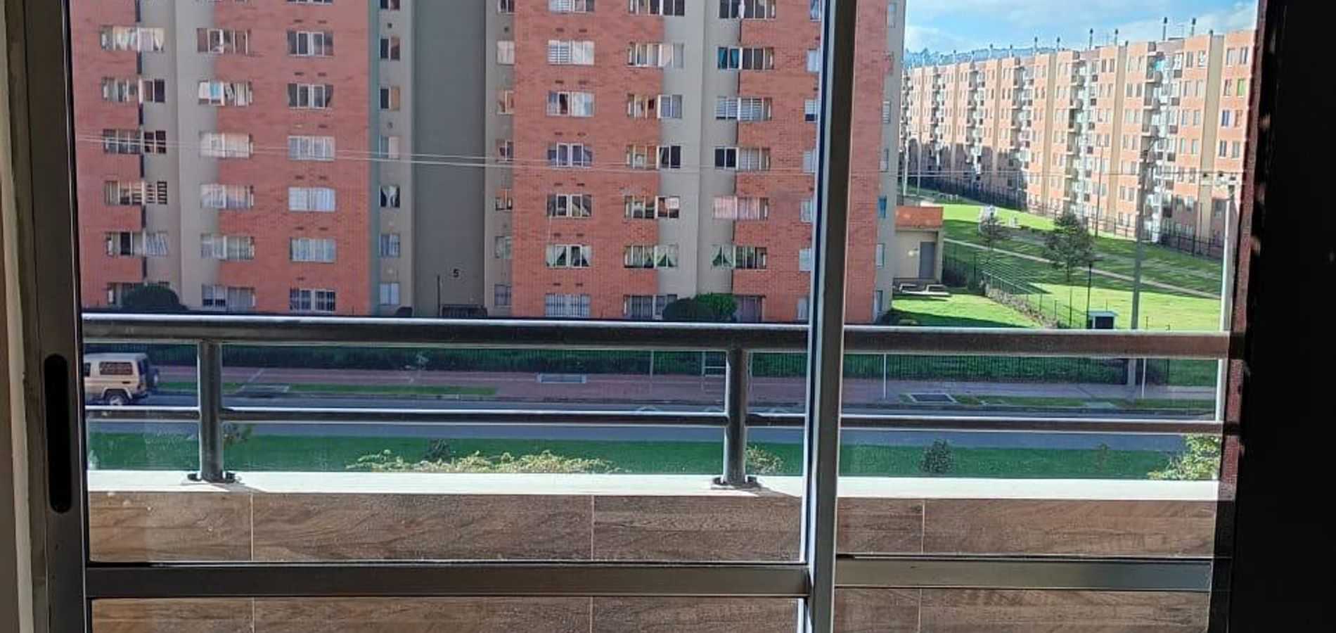 Apartamento en Venta en Bogotá, D.C., Altos de Madrid-3