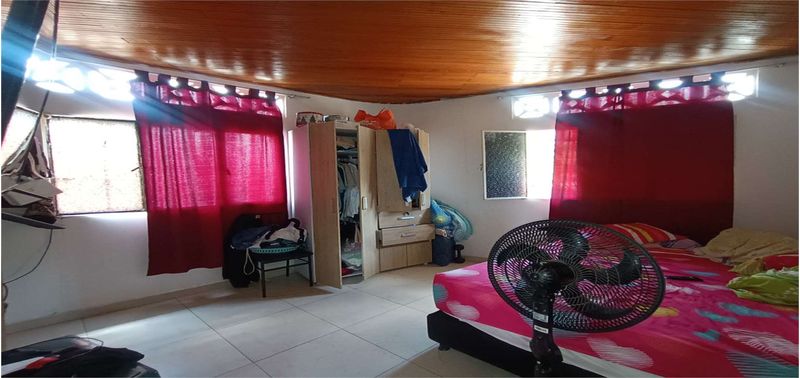 Casa en Venta en Girardot, Miraflores-14