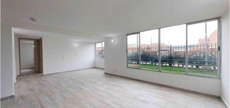 Apartamento en Venta en Madrid, san pedro-0