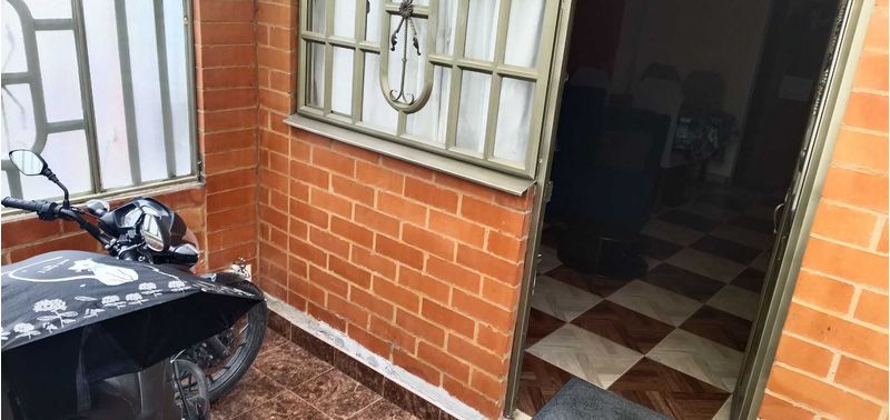 Casa en Venta en Bogotá, D.C., Compartir-0