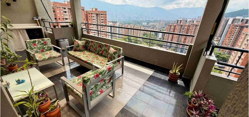 Apartamento en Venta en Medellín, Belén Loma de los Bernal-13