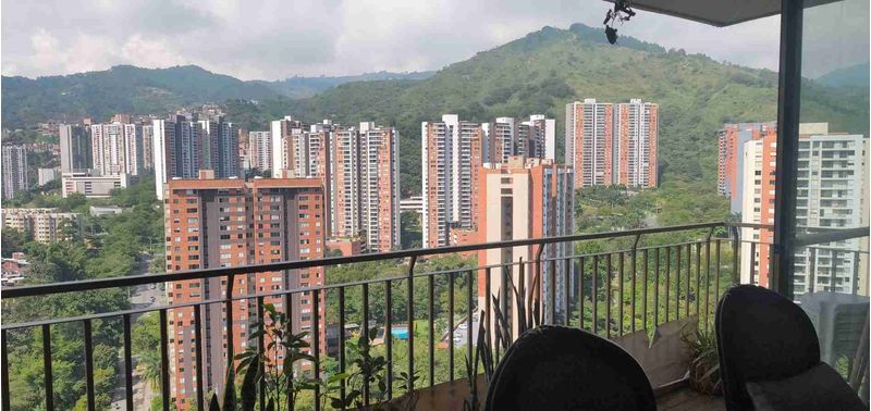 Apartamento en Venta en Medellín, Belén Loma de los Bernal