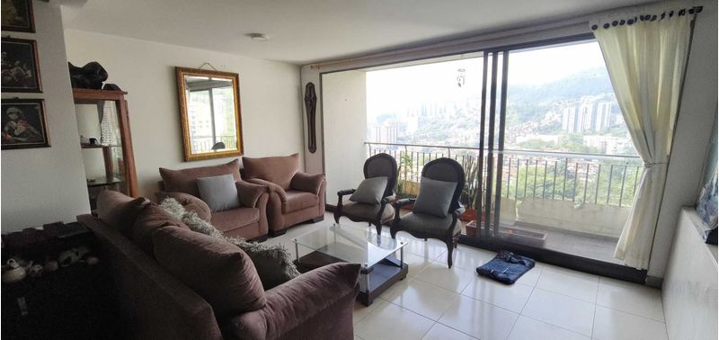 Apartamento en Venta en Medellín, Belén Loma de los Bernal-0