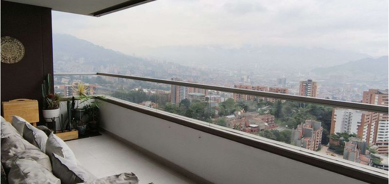 Apartamento en Venta en Envigado, Cumbres-0