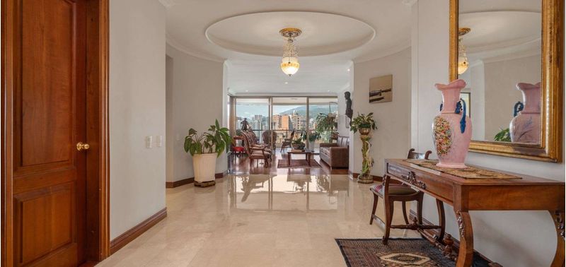 Apartamento en Venta en Medellín, El Poblado-0