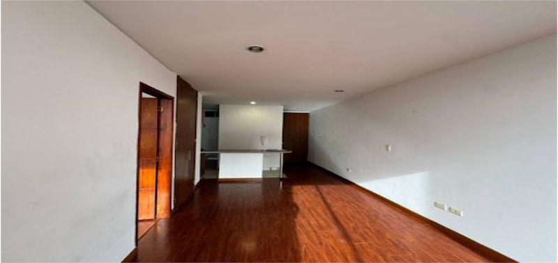 Apartaestudio en Venta en Bogotá, D.C., El Castillo Chapinero alto-1