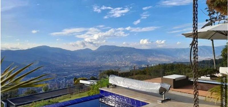 Casa en Venta en Envigado, Las Palmas