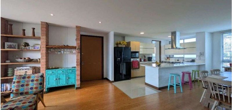Apartamento en Venta en Medellín, Los Balsos-0