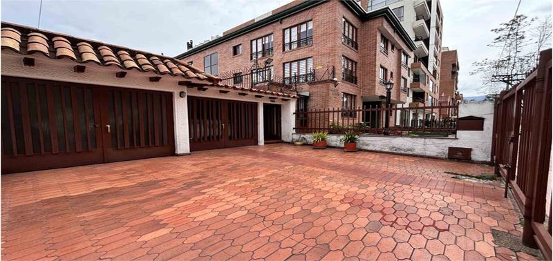 Casa en Venta en Bogotá, D.C., Los Cedros-Usaquén-0