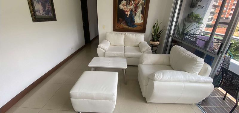 Apartamento en Venta en Sabaneta, Tres Esquinas-0