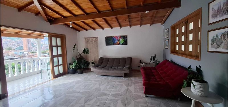 Apartamento en Venta en Medellín, Santa Mónica-0