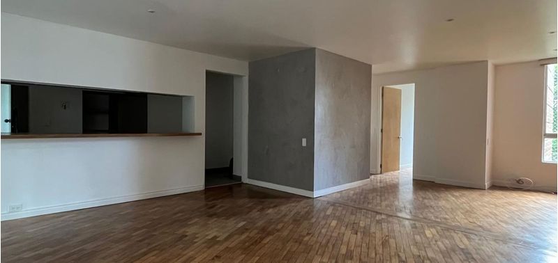 Apartamento en Venta en Medellín, Los Balsos-1