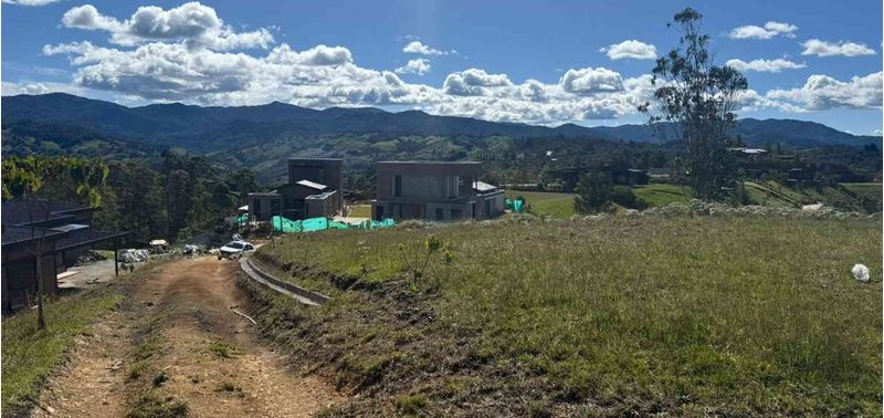 Lote en Venta en Retiro, Lejos del Nido-8