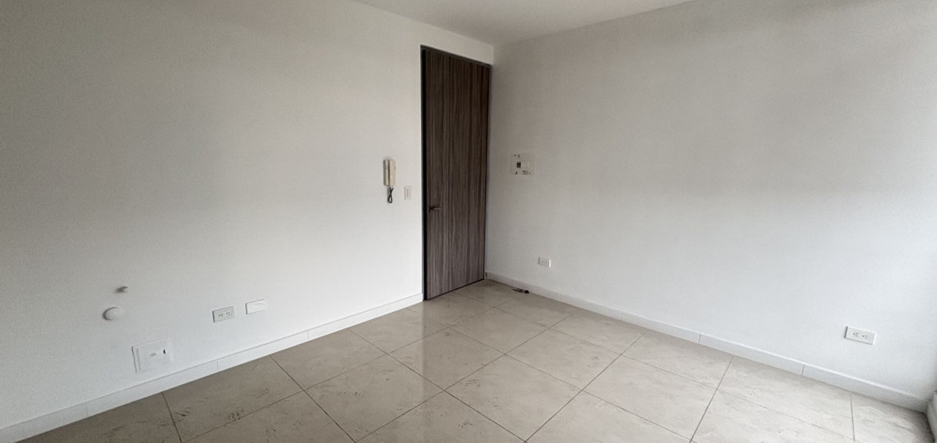 Oficina en Venta en Bogotá, D.C., Pontevedra-0