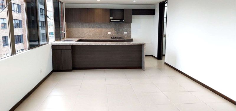 Apartamento en Venta en Medellín, Altos del Poblado-2