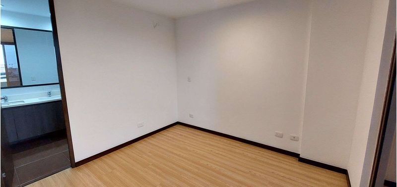 Apartamento en Venta en Medellín, Altos del Poblado-13