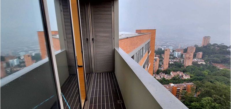 Apartamento en Venta en Medellín, Altos del Poblado-18