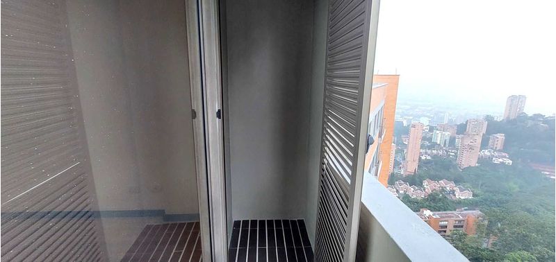 Apartamento en Venta en Medellín, Altos del Poblado-21