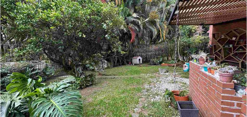 Casa en Venta en Medellín, El Poblado-17