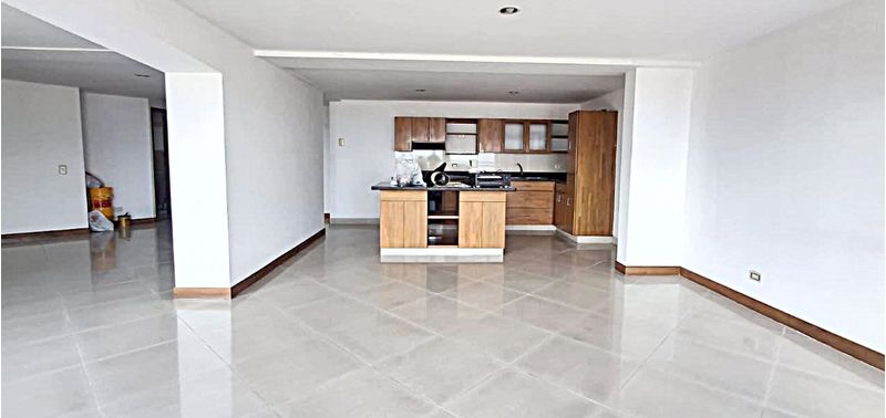 Apartamento en Venta en Sabaneta, Ceramica-0