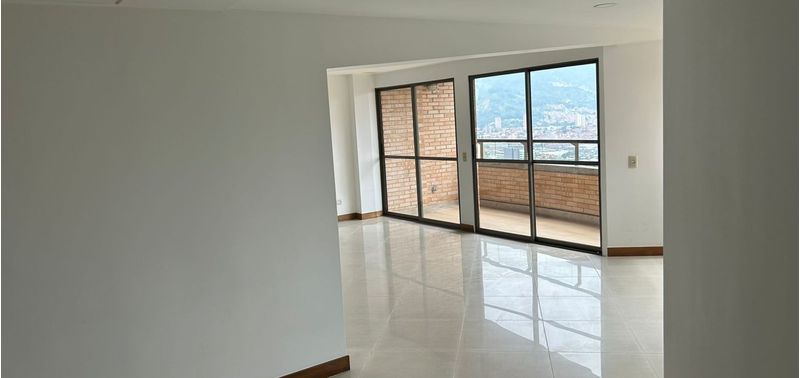 Apartamento en Venta en Sabaneta, Ceramica-2