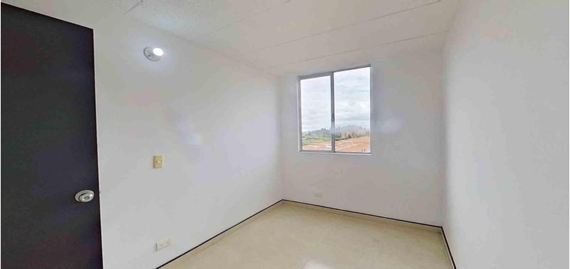 Apartamento en Venta en Madrid, zaragoza-5