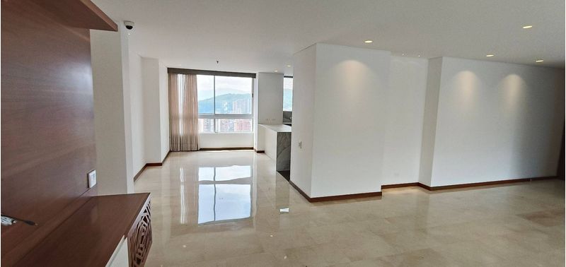 Apartamento en Venta en Medellín, El Tesoro-1