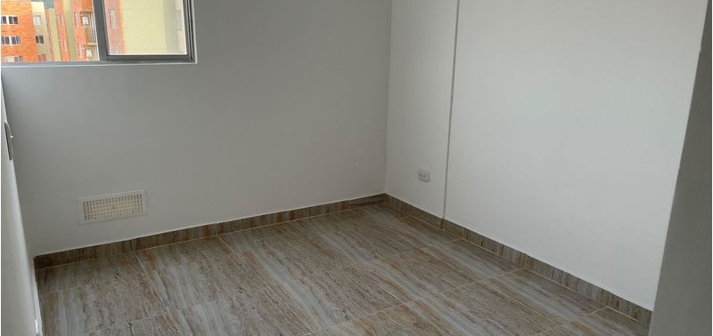 Apartamento en Venta en Bogotá, D.C., Altos de Madrid-4