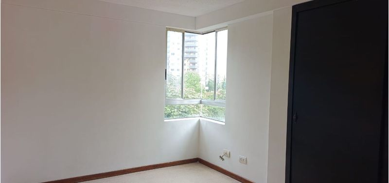 Apartamento en Venta en Medellín, Belén Loma de los Bernal-0