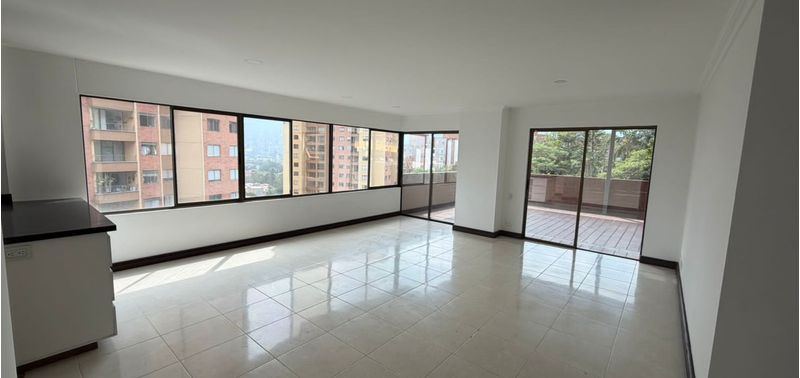 Apartamento en Venta en Medellín, Belén Loma de los Bernal-0