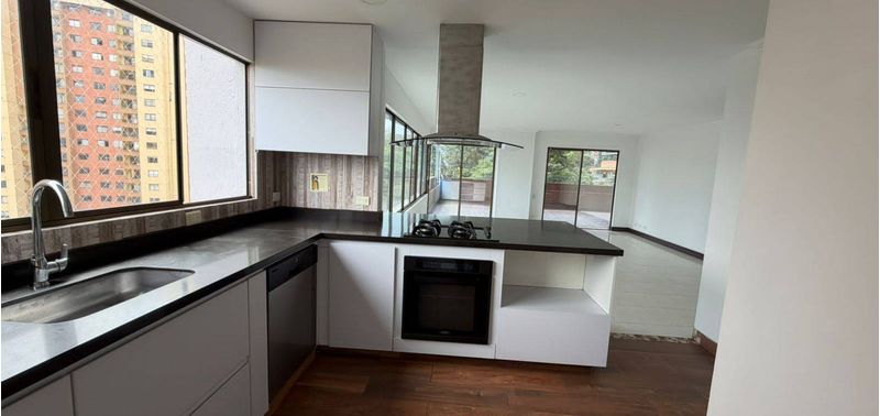 Apartamento en Venta en Medellín, Belén Loma de los Bernal-2