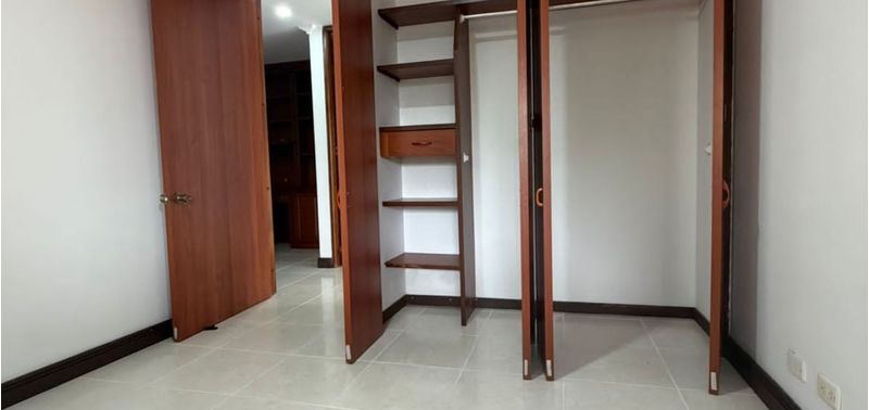 Apartamento en Venta en Medellín, Belén Loma de los Bernal-4