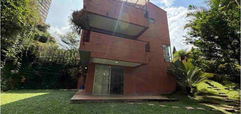 Casa en Venta en Envigado, Benedictinos-23