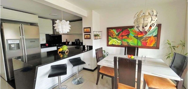 Apartamento en Venta en Medellín, Belén Loma de los Bernal