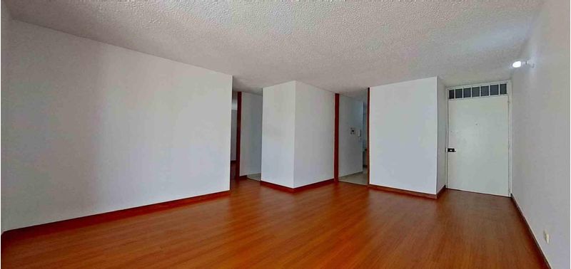 Apartamento en Venta en Bogotá, D.C., La Campiña-0